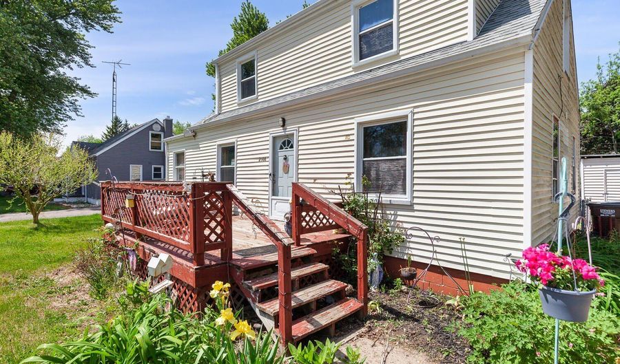 2108 Allan St, Adrian, MI 49221 - 4 Beds, 1 Bath