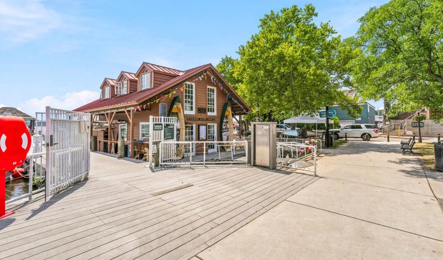 400 MADISON St 310, Alexandria, VA 22314 - 1 Beds, 2 Bath