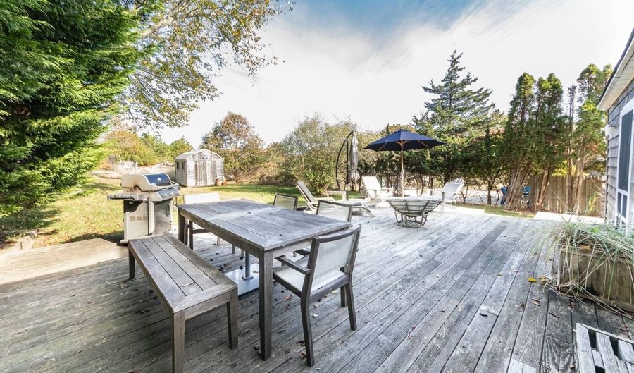 17 Beach Ave, Amagansett, NY 11930 - 2 Beds, 1 Bath
