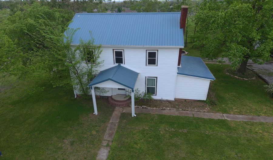 603 S Jefferson St, Ava, MO 65608 - 6 Beds, 3 Bath