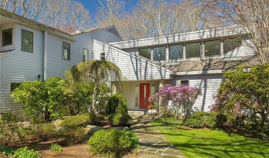 125 Woodruff Ave, Narragansett, RI 02882 - 4 Beds, 5 Bath