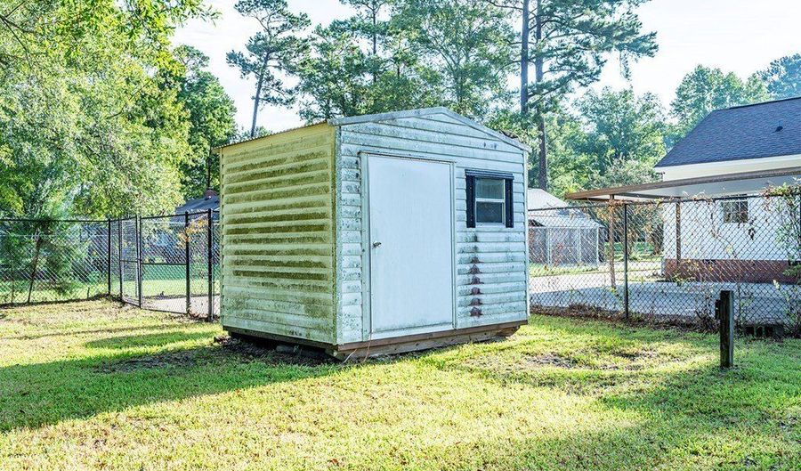 1729 Dorchester Dr, Albany, GA 31721 - 3 Beds, 2 Bath