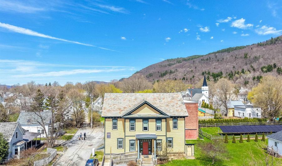 14 School St, Bristol, VT 05443 - 0 Beds, 5 Bath