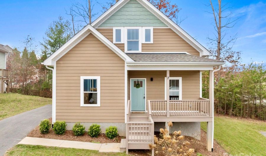 7 Berry Crest Ln, Arden, NC 28704 - 3 Beds, 3 Bath