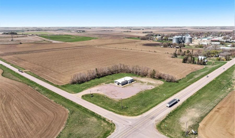 47894 302th St, Alcester, SD 57001 - 4 Beds, 4 Bath
