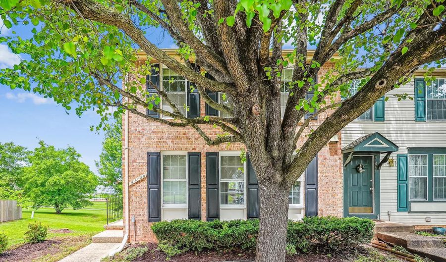 44049 FERNCLIFF Ter, Ashburn, VA 20147 - 3 Beds, 3 Bath