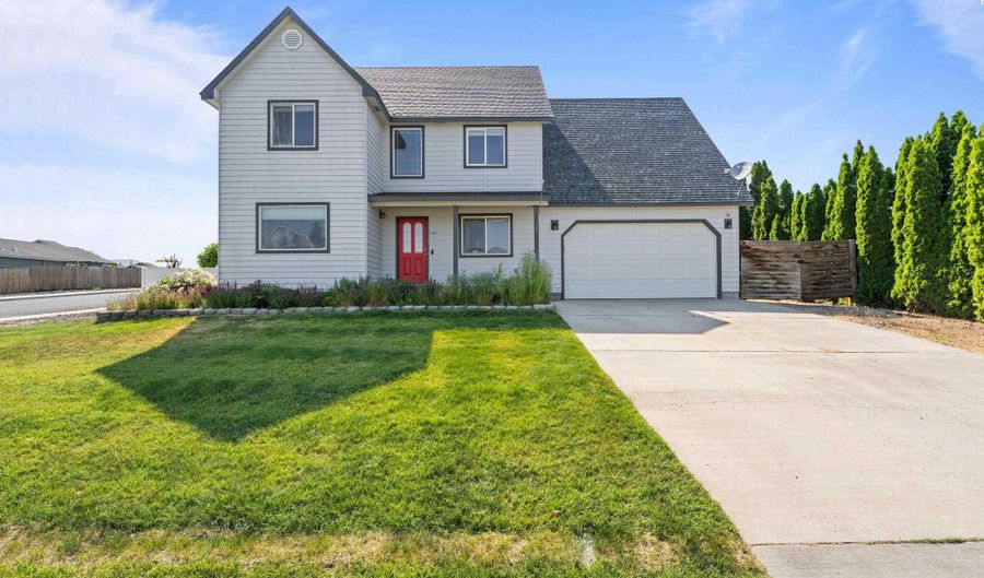 1542 12th St, Benton City, WA 99320 - 4 Beds, 3 Bath