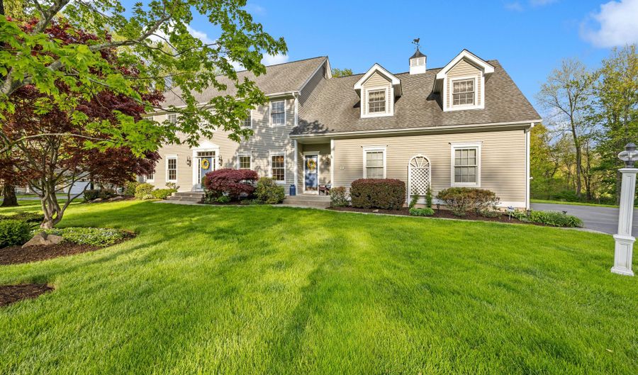 699 Andrea Ct, Cheshire, CT 06410 - 4 Beds, 4 Bath