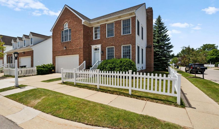 668 Boston Ct, Ann Arbor, MI 48103 - 4 Beds, 3 Bath