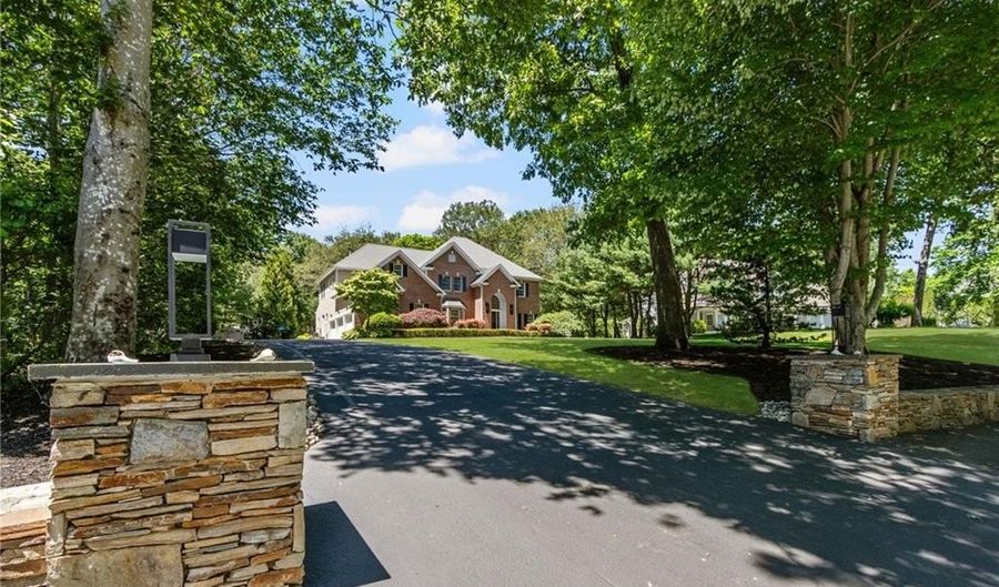 19 Cassandra Ln, North Kingstown, RI 02852 - 5 Beds, 4 Bath