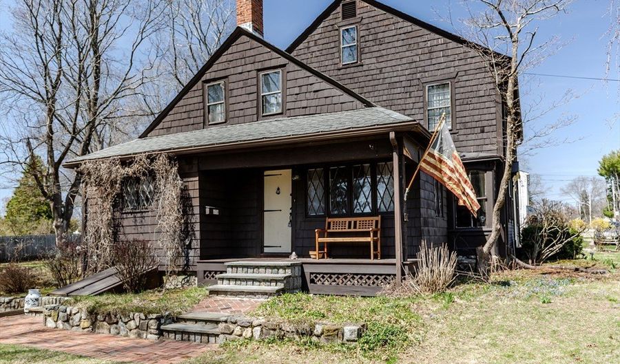 678 N Main, Attleboro, MA 02703 - 5 Beds, 2 Bath
