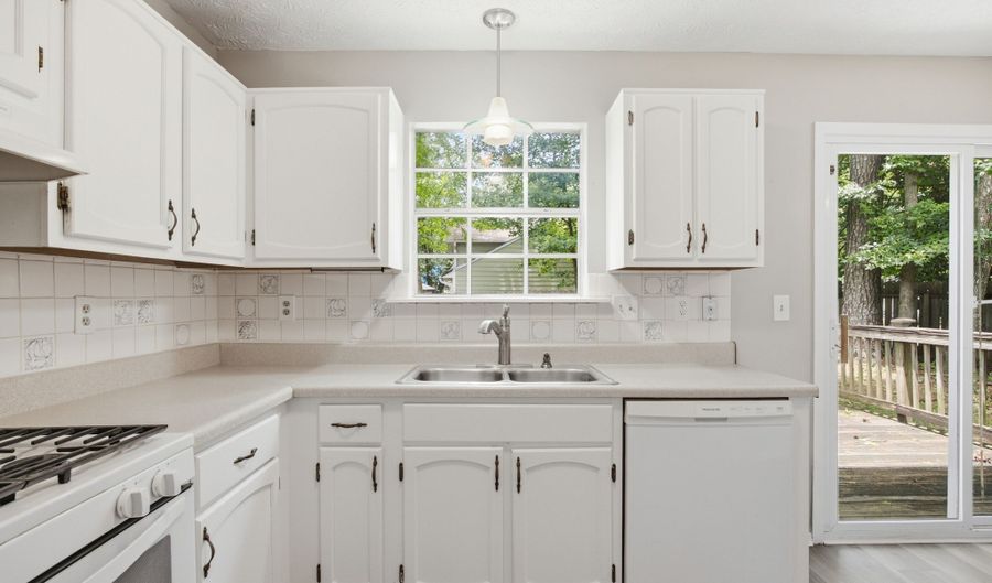 11240 Rotherick Dr, Alpharetta, GA 30022 - 3 Beds, 3 Bath