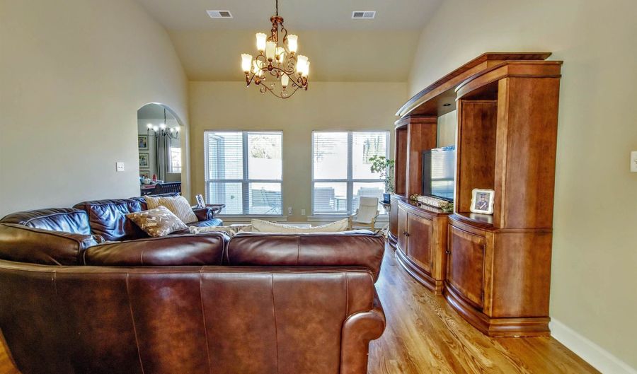 138 COLTON Rdg, Atoka, TN 38004 - 4 Beds, 3 Bath