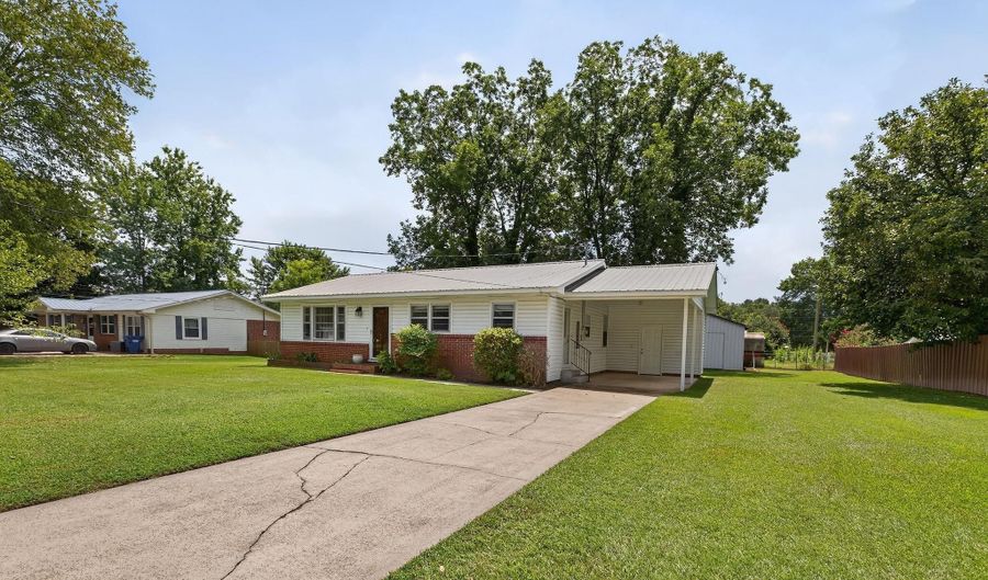 611 Fairmont St, Albertville, AL 35950 - 3 Beds, 1 Bath
