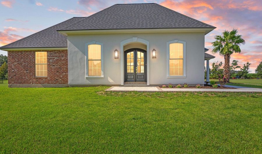 9745 La Highway 82, Abbeville, LA 70510 - 3 Beds, 3 Bath
