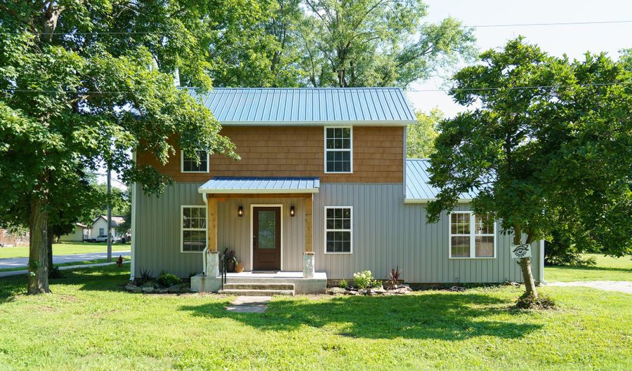 101 W College St, Ash Grove, MO 65604 - 3 Beds, 2 Bath
