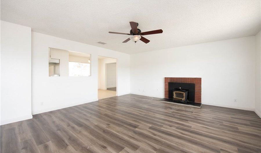 15615 Tuscola Rd, Apple Valley, CA 92307 - 3 Beds, 2 Bath