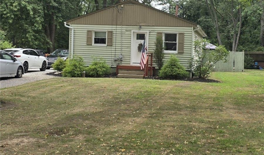 1422 Pin Oak Dr, Akron, OH 44312 - 3 Beds, 1 Bath
