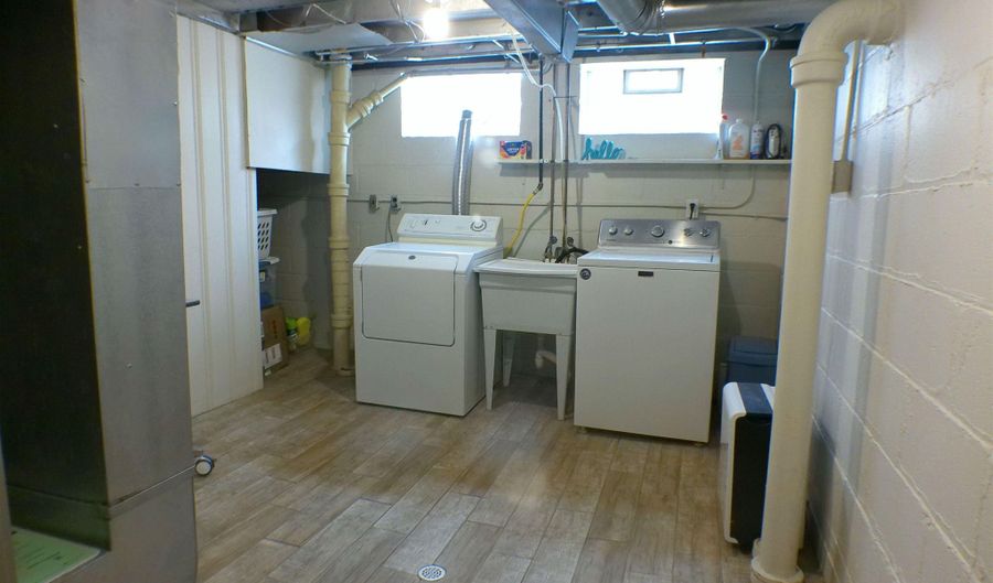 15553 McLain, Allen Park, MI 48101 - 3 Beds, 2 Bath