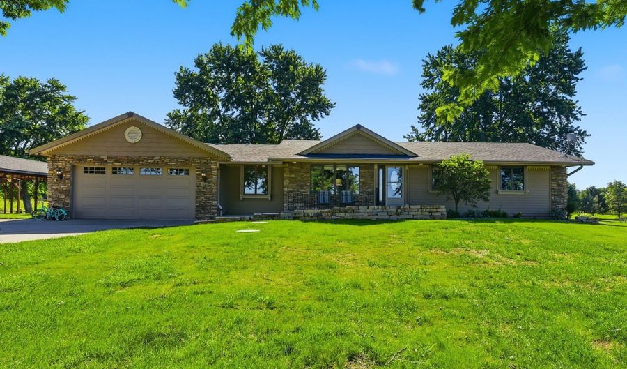 1465 NE 88th St, Altoona, IA 50009 - 3 Beds, 2 Bath