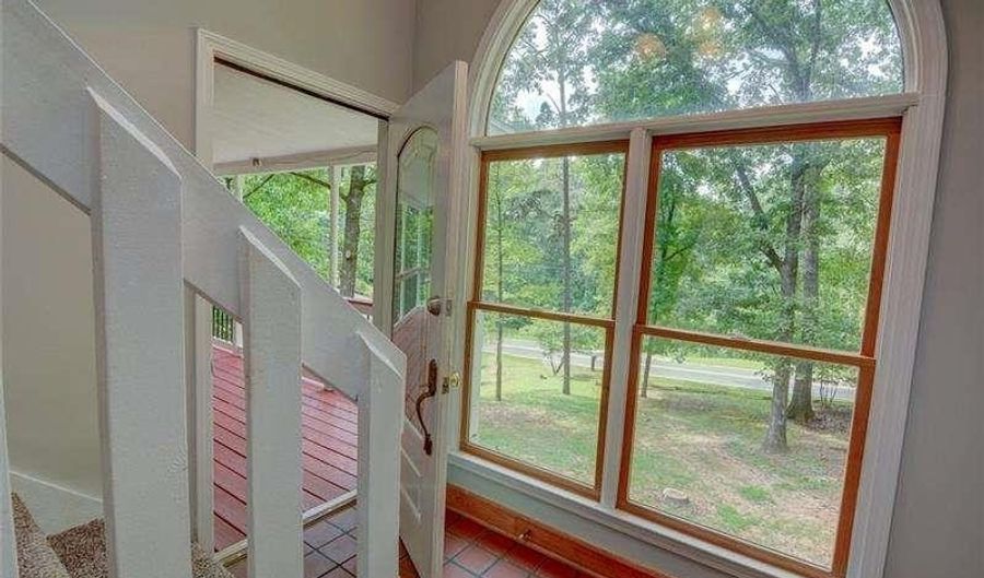 639 Lakeshore Dr, Berkeley Lake, GA 30096 - 4 Beds, 3 Bath
