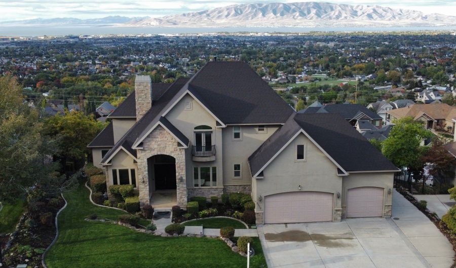 3373 BEAR CANYON Ln, Cedar Hills, UT 84062 - 5 Beds, 6 Bath