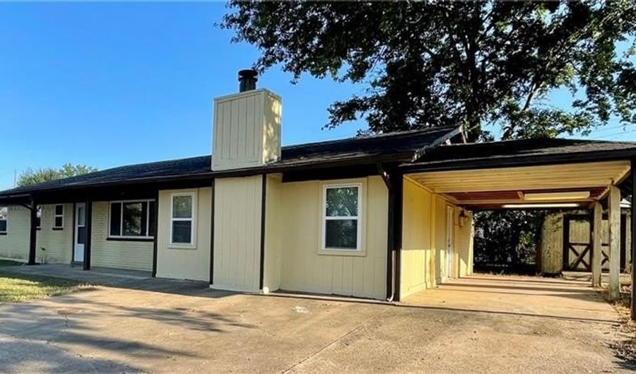 1107 E St, Barling, AR 72923 - 3 Beds, 2 Bath