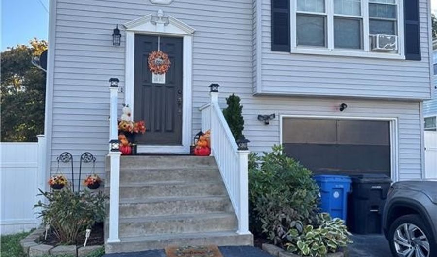 23 Plant St, Cumberland, RI 02864 - 3 Beds, 2 Bath