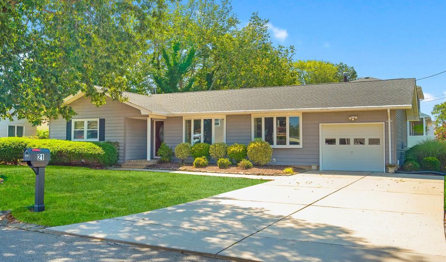 21 Birch St, Beachwood, NJ 08722 - 3 Beds, 2 Bath