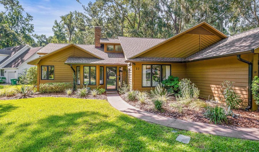 22 Chesterfield Lake Dr, Beaufort, SC 29906 - 3 Beds, 2 Bath