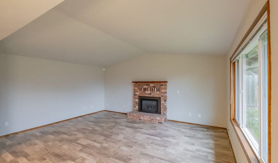 2473 GRAND PRAIRIE Rd, Albany, OR 97322 - 3 Beds, 2 Bath