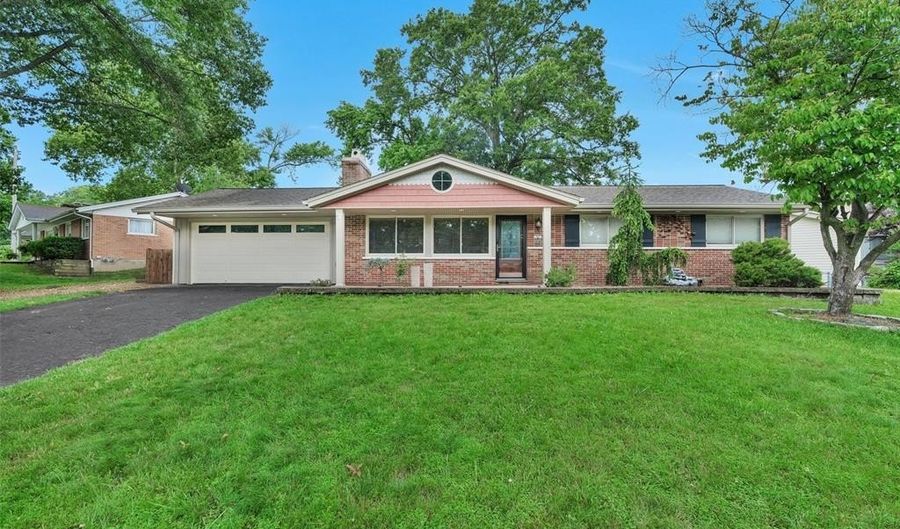 157 Romine Cir, Ballwin, MO 63011 - 3 Beds, 3 Bath