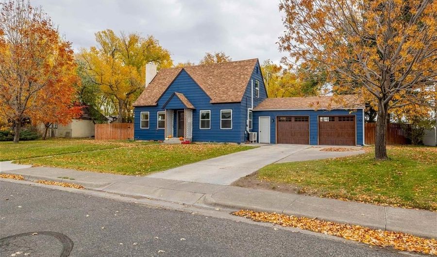 529 Circle Dr E, Cody, WY 82414 - 4 Beds, 2 Bath