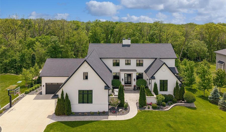 25046 Greyhawk Dr, Adel, IA 50003 - 5 Beds, 5 Bath