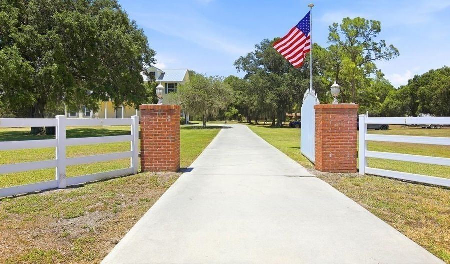 21651 Tuckahoe Rd, Alva, FL 33920 - 4 Beds, 3 Bath