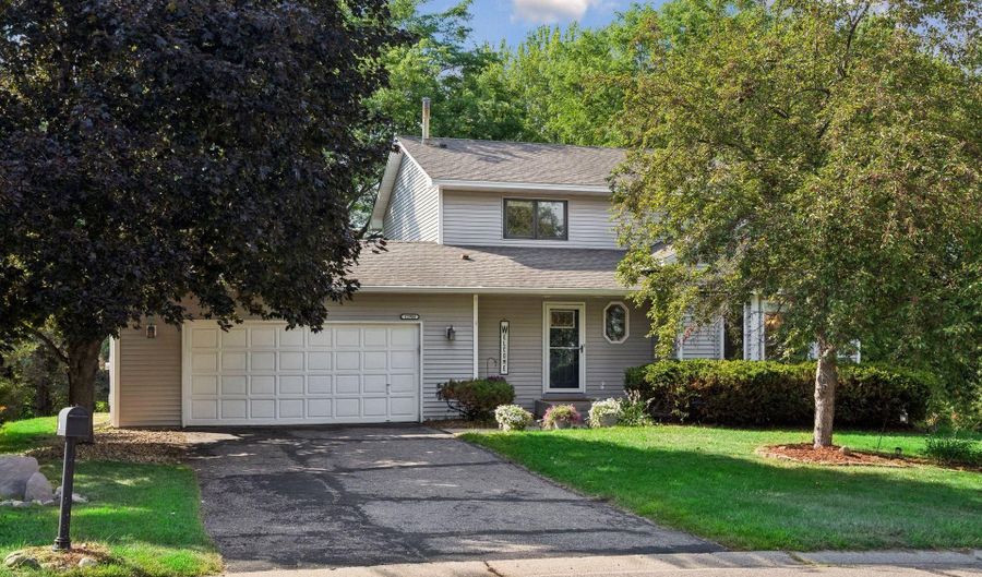 12904 Essex Way, Apple Valley, MN 55124 - 4 Beds, 4 Bath
