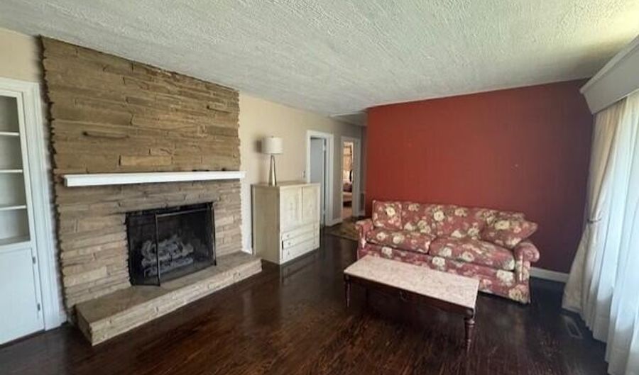 605 S Pembroke Ave, Ahoskie, NC 27910 - 3 Beds, 2 Bath