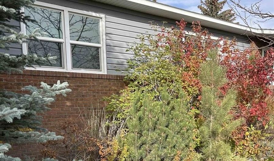 2107 11th St, Cody, WY 82414 - 5 Beds, 1 Bath