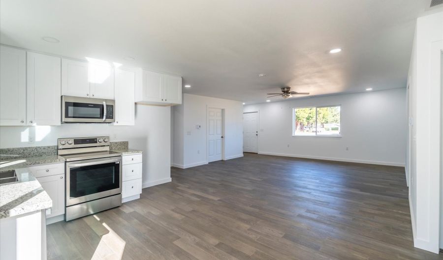 501 NORTH Ave, Bandon, OR 97411 - 3 Beds, 2 Bath