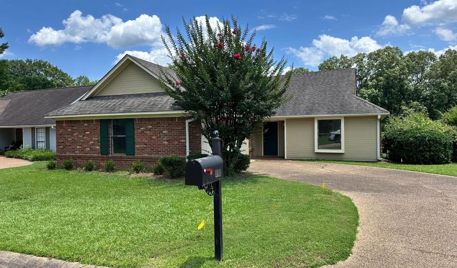 541 Bedford Cir, Madison, MS 39110 - 3 Beds, 2 Bath