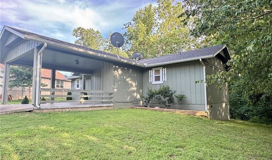 5 Dunholme Dr, Bella Vista, AR 72714 - 2 Beds, 2 Bath
