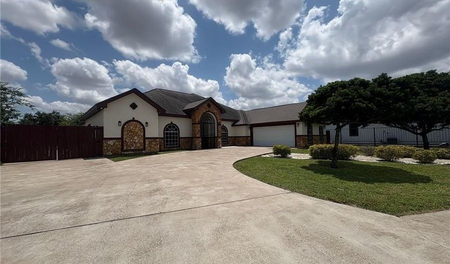 1431 Vida Grande St, Alamo, TX 78516 - 3 Beds, 4 Bath