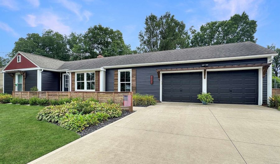 849 Hillcrest Dr, Ashland, OH 44805 - 2 Beds, 2 Bath
