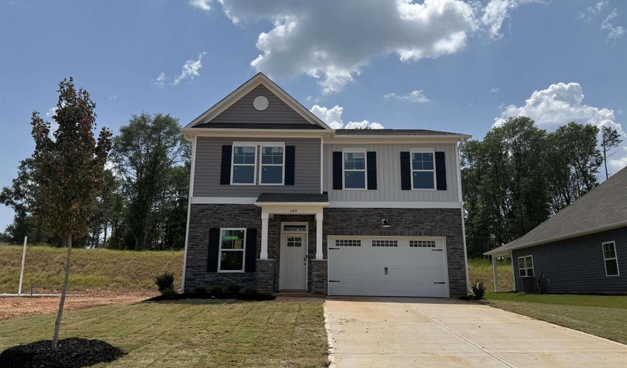 140 Hunter Ridge Dr, Boiling Springs, SC 29316 - 4 Beds, 3 Bath