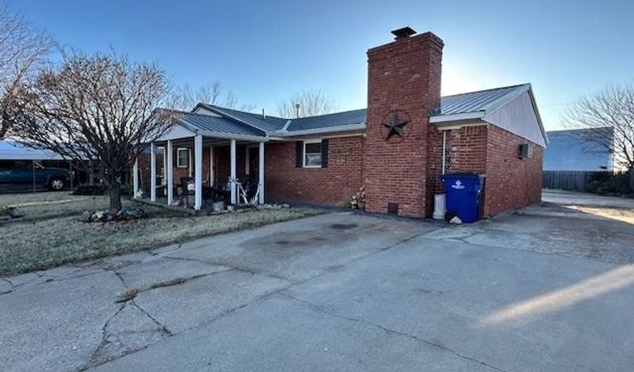 909 Erie St, Alva, OK 73717 - 3 Beds, 2 Bath