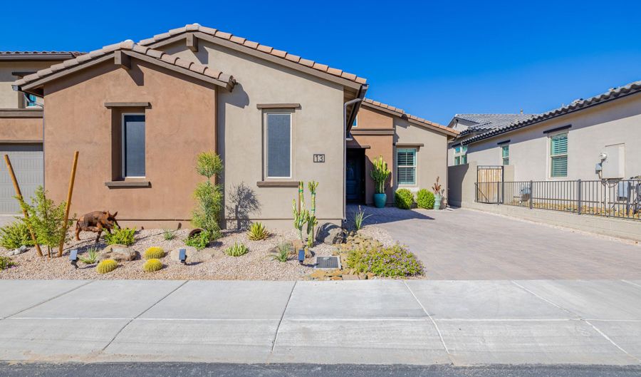 38500 N SCHOOL HOUSE Rd 13, Cave Creek, AZ 85331 - 3 Beds, 3 Bath