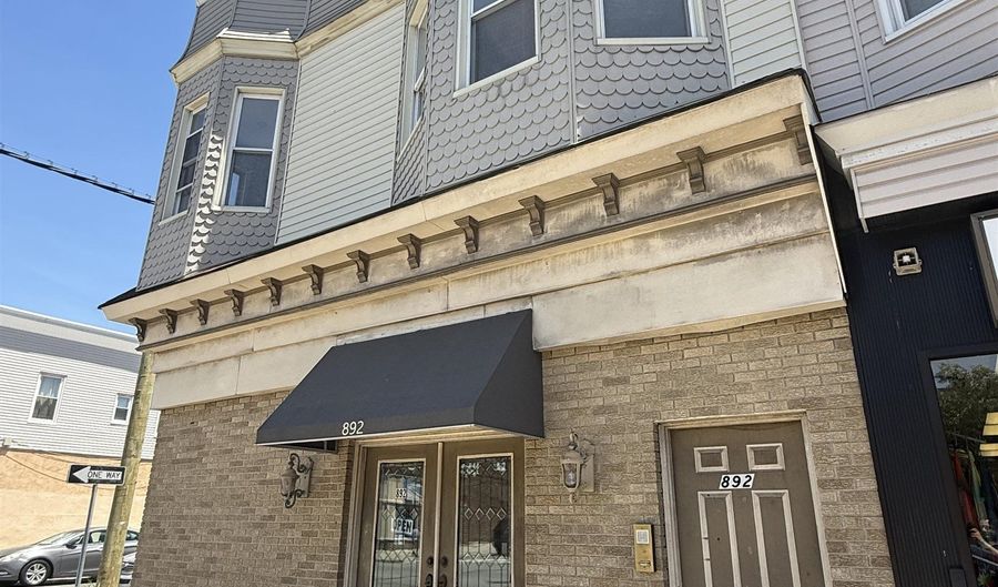 892 BROADWAY #2, Bayonne, NJ 07002 - 3 Beds, 1 Bath