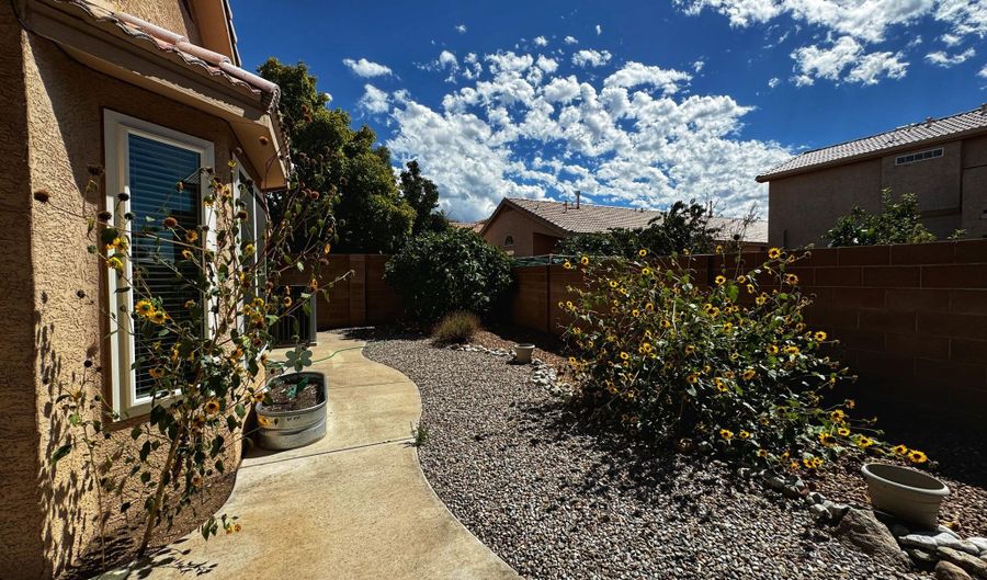 7152 Elk Creek Rd NE, Albuquerque, NM 87113 - 4 Beds, 2 Bath