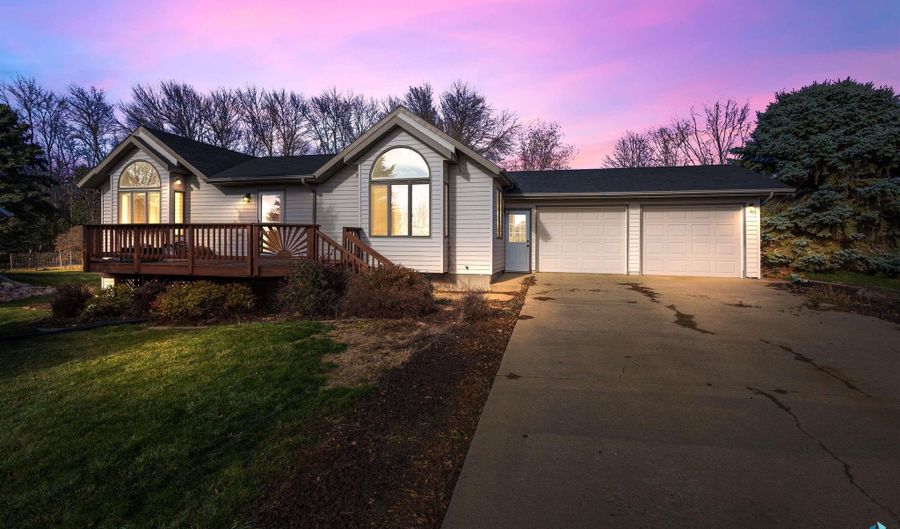 3661 Coves North Dr, Chester, SD 57016 - 4 Beds, 3 Bath