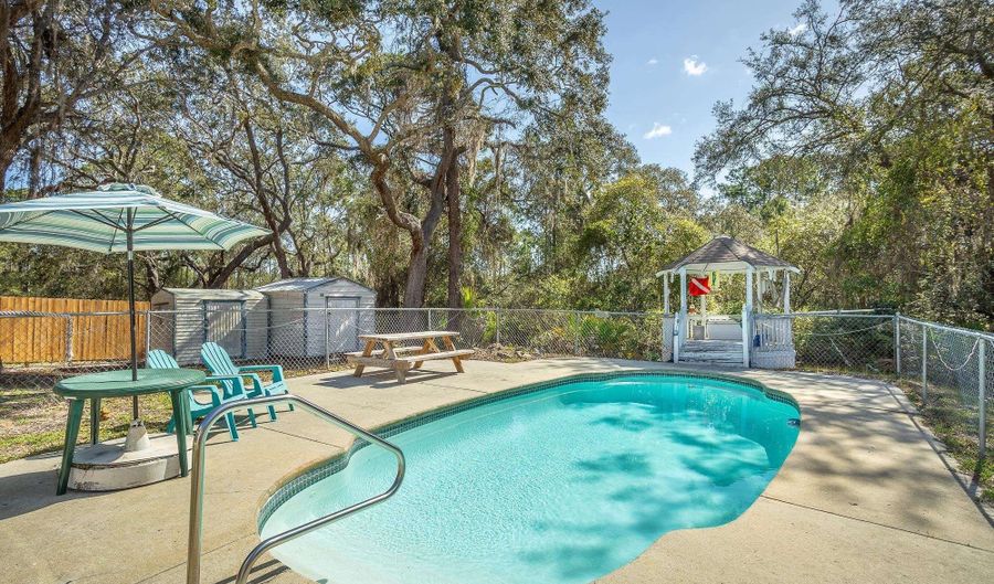 657 Pine St, Alligator Point, FL 32346 - 3 Beds, 2 Bath